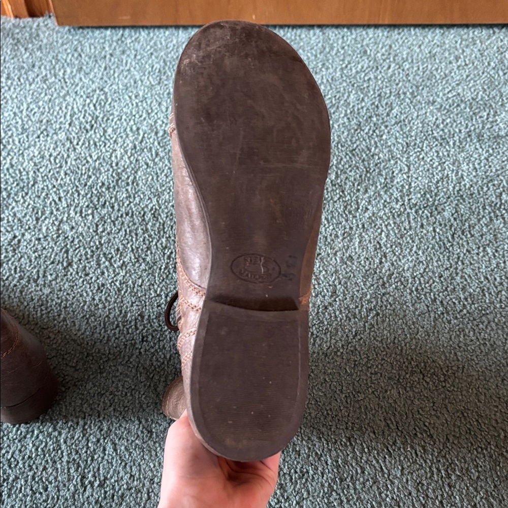 🎵These boots were made for walking 🎵 - Picture 6 of 15